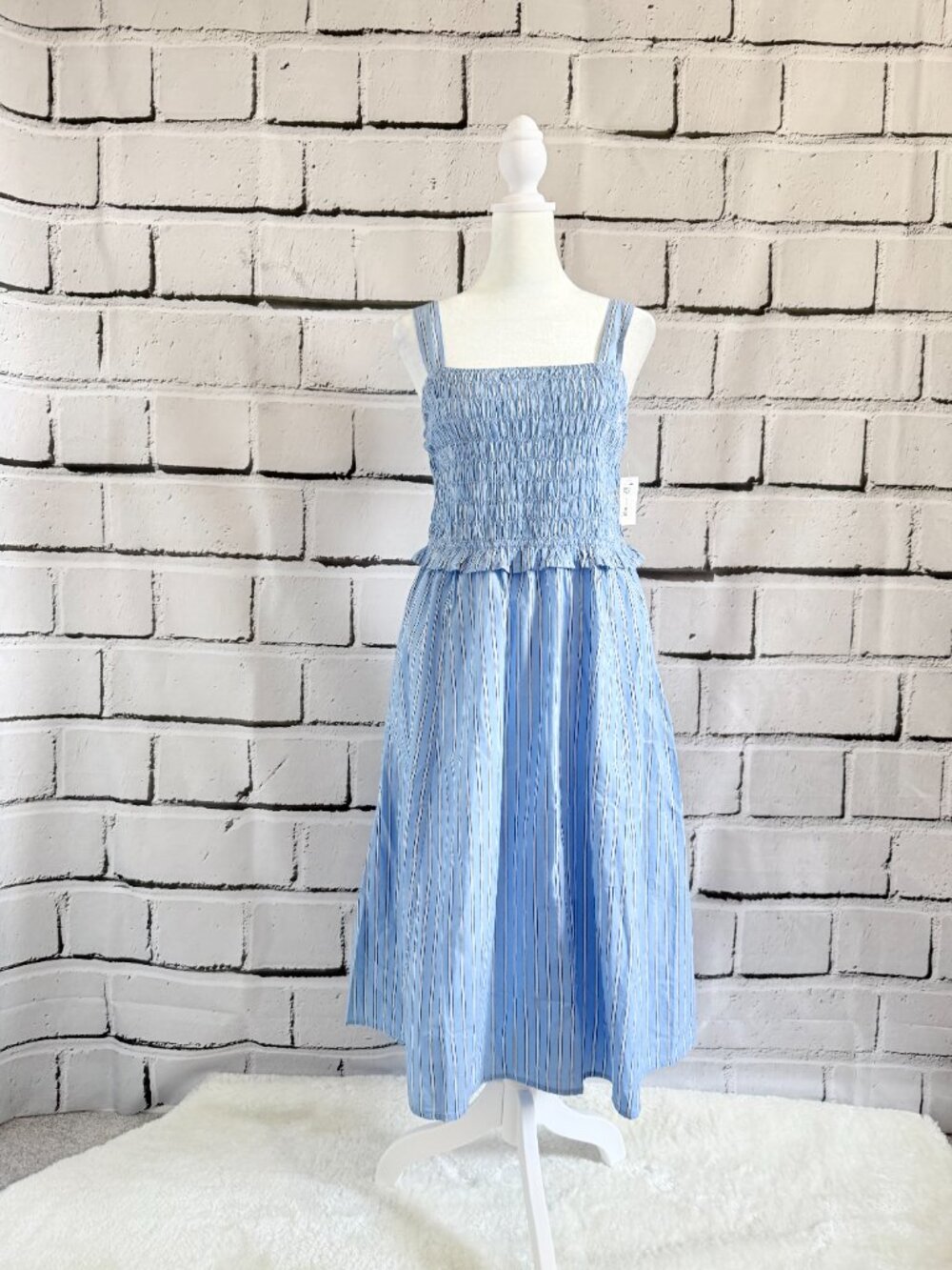 NWT Old Navy Blue Stripe Smocked Midi Dress Petite S Adjustable Straps Cotton - Picture 2 of 11